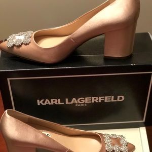 Super classy soft gold heel